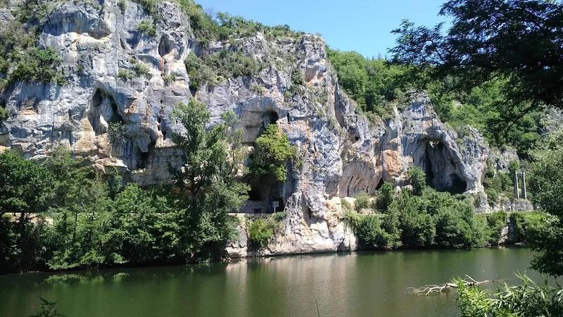BEAUTIFUL HOUSE QUERCYNOISE with stunning views of the Lot and St Cirq