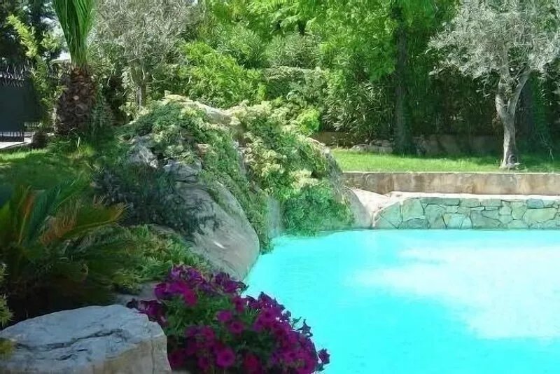 Mas charme 6 pers écrin verdure piscine cascade Grasse bl prestations