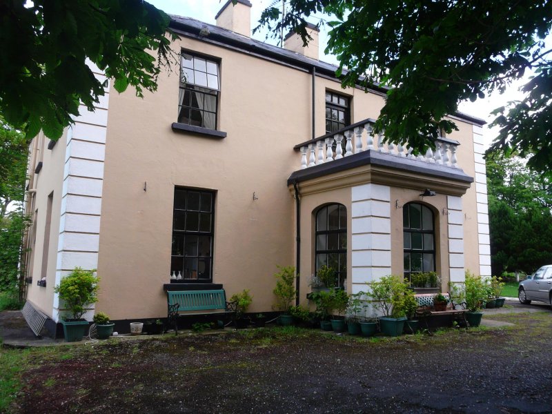 Oakdale Manor