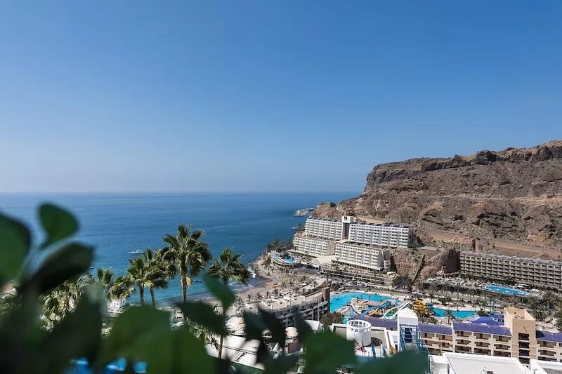 Apartment with terrace to enjoy beautiful views.