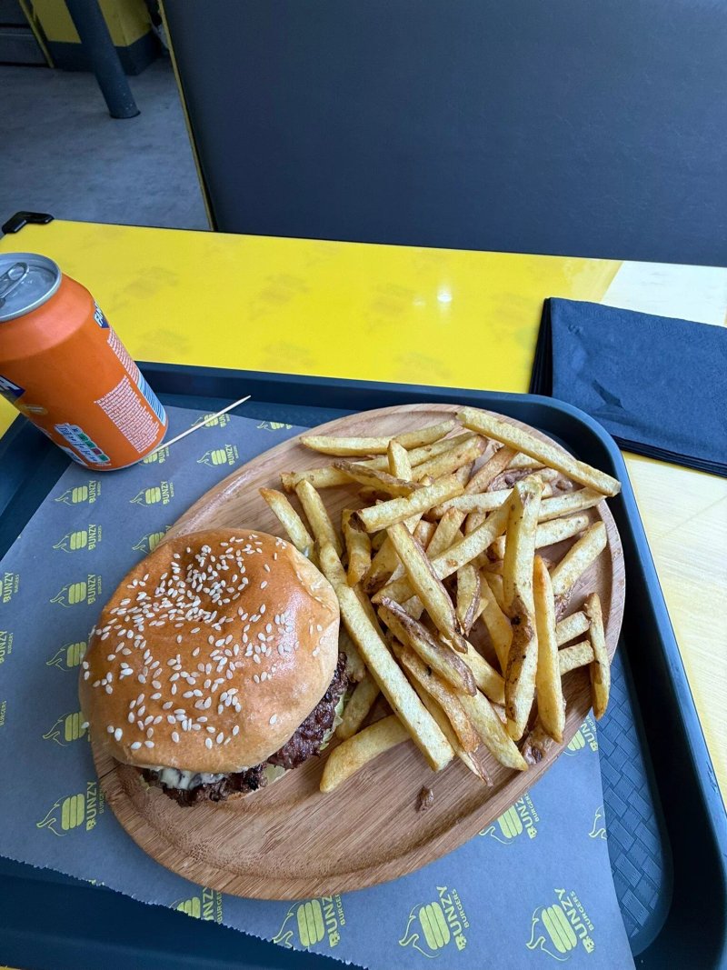 Bunzy Burgers