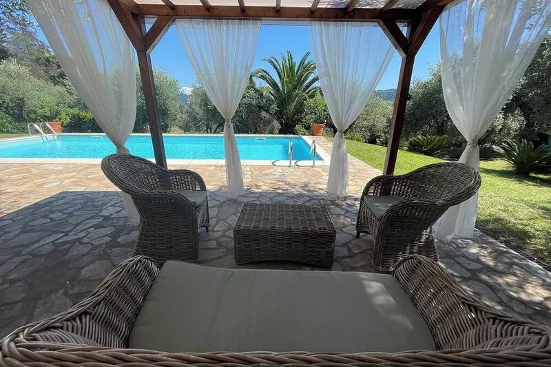 Detached newly renovated holiday home with private pool for 4 persons