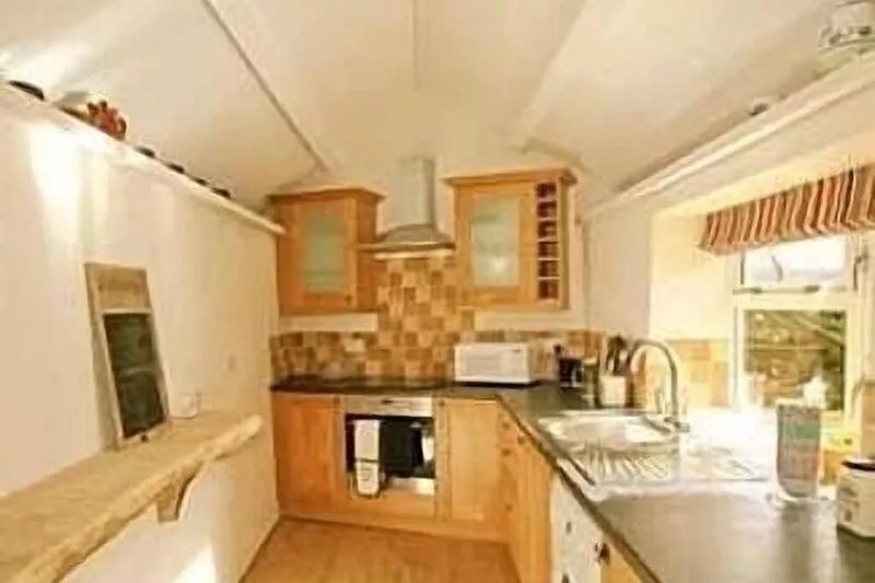 Cosy cottage with direct access to Dartmoor (dog friendly)