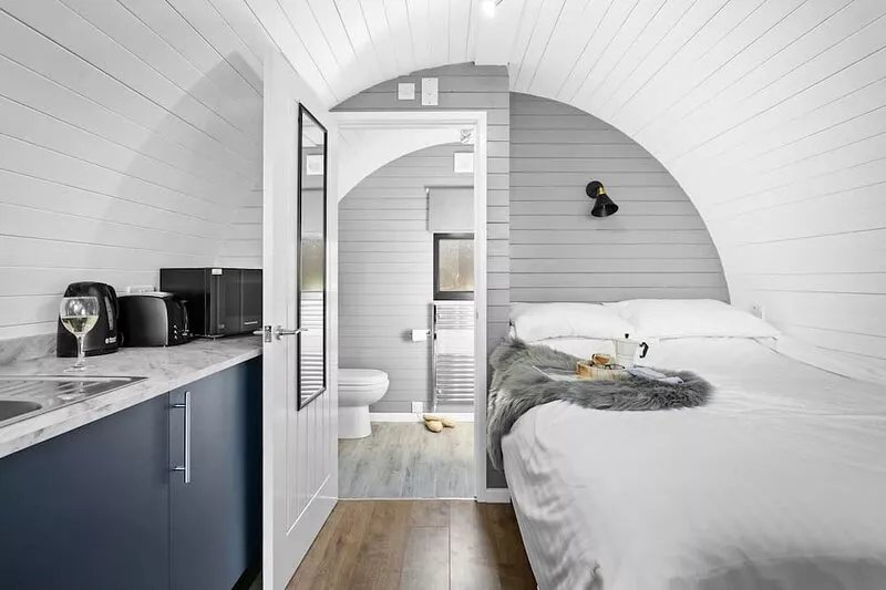 A chalet that sleeps 2 guests  in 1 bedroom