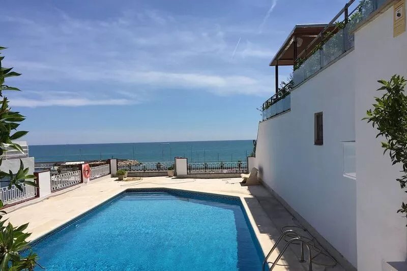 Casa Jetty with sea views, A/C by marina and beach