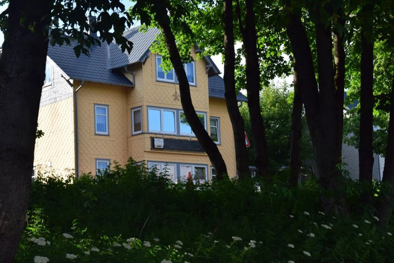 Cafe-Restaurant Und Pension Haus Flora