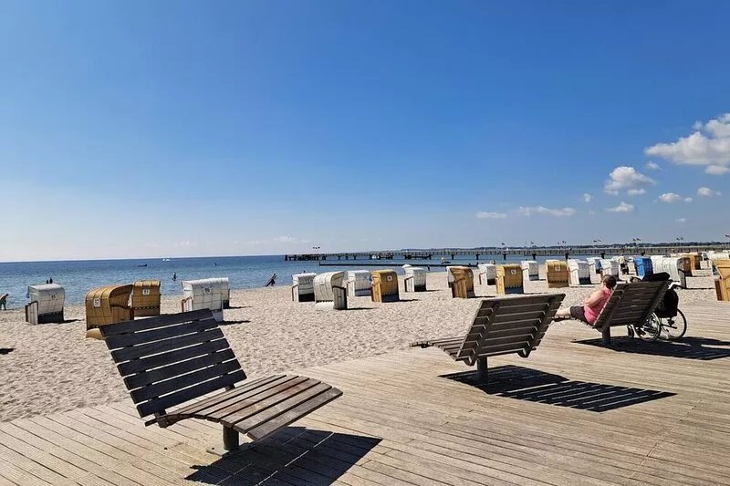 Strandperle 16 - Cozy penthouse with roof terrace and elevator