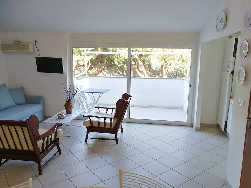 Well served apartment in strategic location