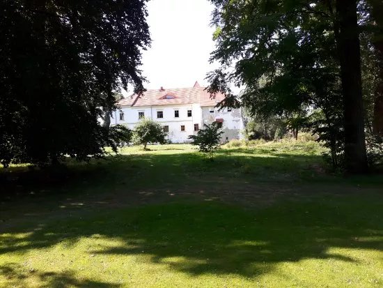 Piotrowice Nyskie Palace