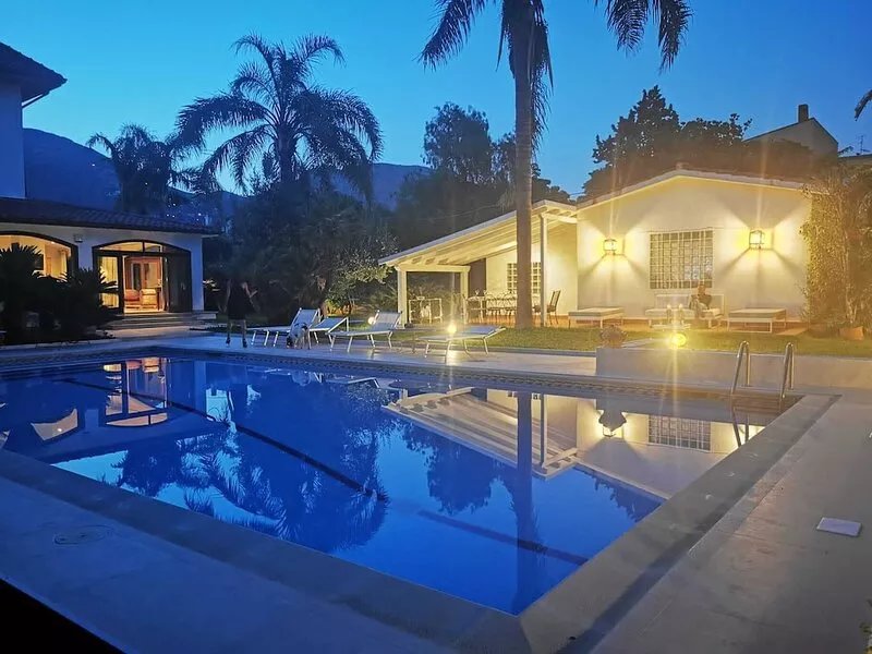Suites in a luxurious property in Mondello relaxing and discover Sicily
