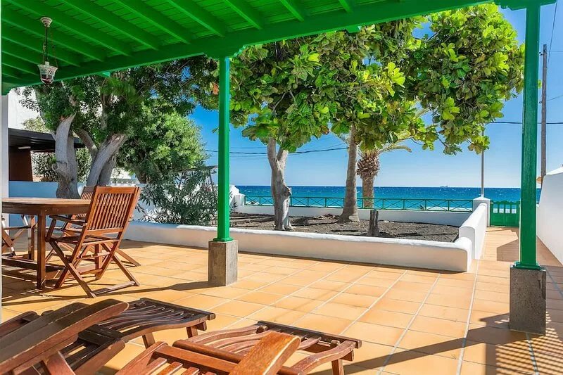 Beautiful Home Directly on the Beach with Large Patio, Garden, Ocean View