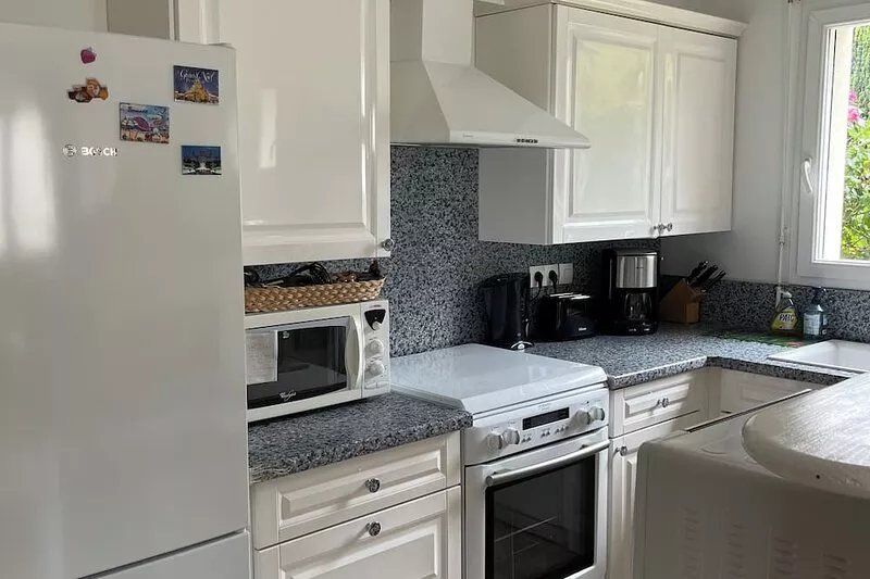 Charming Breton home 800M from the beach