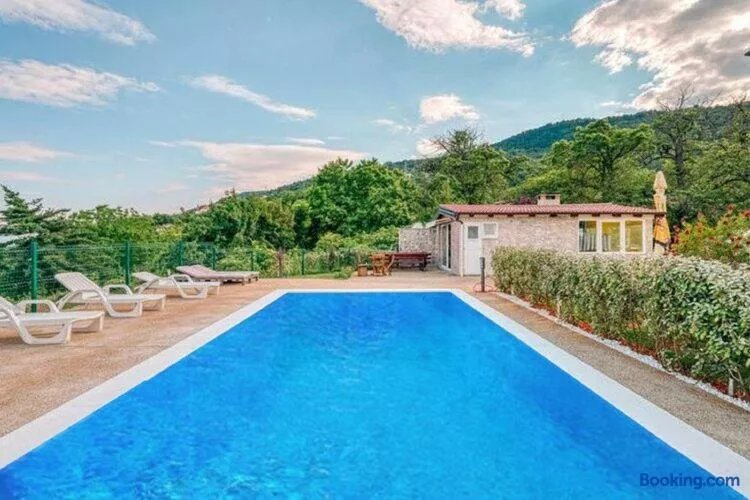 Apartments Nika With Swimming Pool and Beautiful Sea View