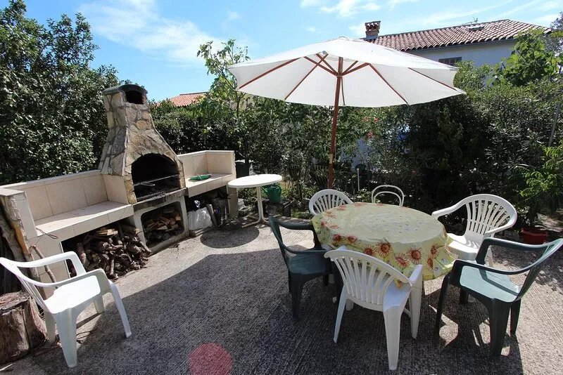 MONPELOSO Two-Bedroom Apartment 1 (veći, gore)