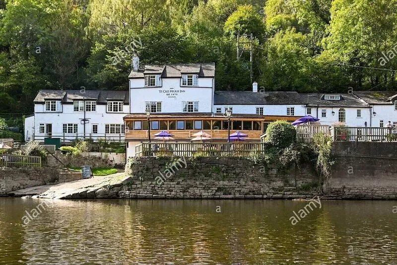 A terraced mews cottage close to the banks of the River Wye with beautiful views