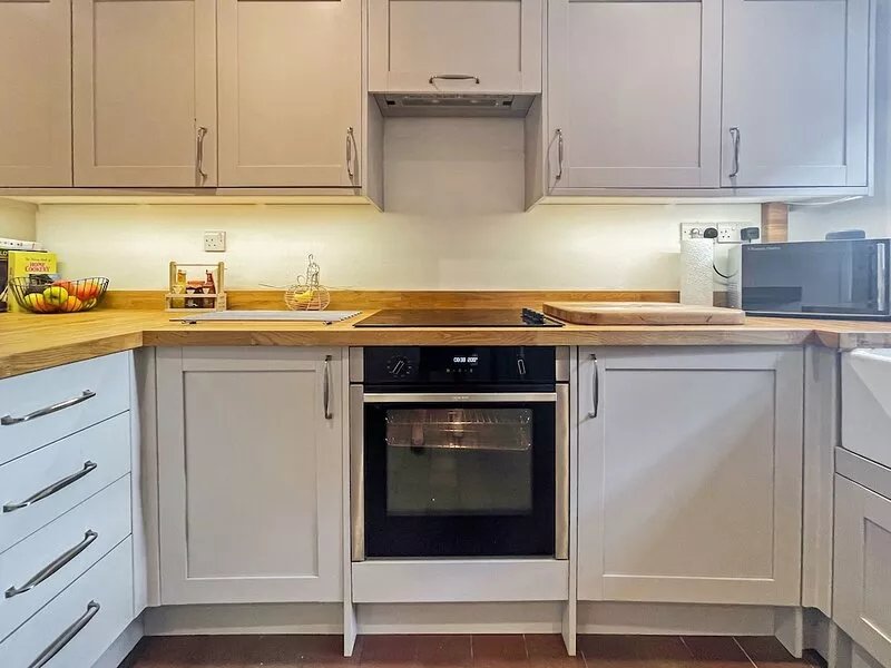 Beautiful Cottage in Heart Of Peak District Village Close to Amenities