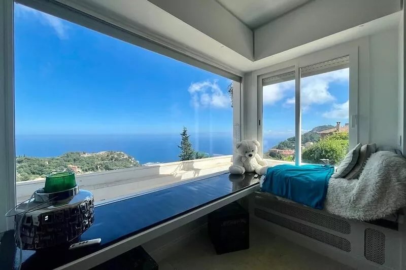 Large Villa, 4 bedrooms, unique panoramic view of Monaco, gardens, swimming pool