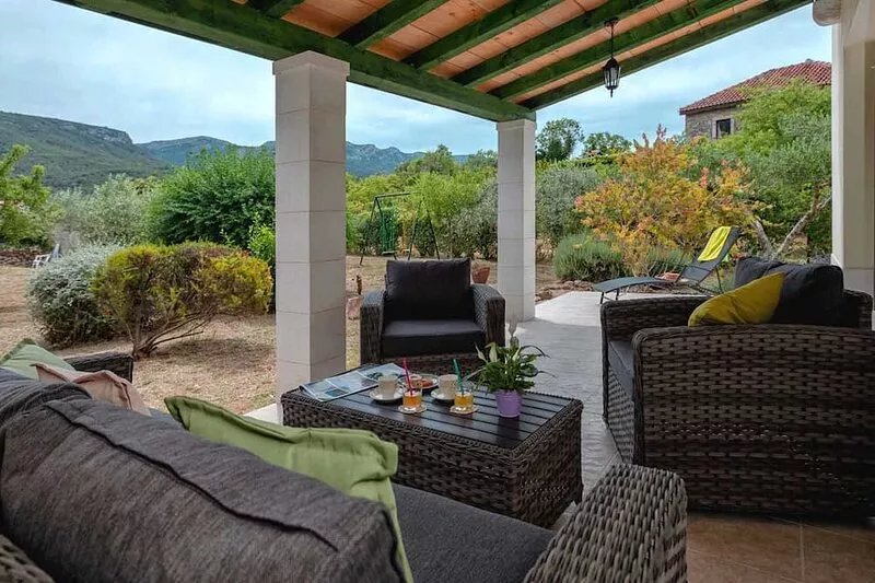 Holiday house Sunshine in center of Jelsa - EOS CROATIA