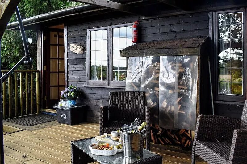 Toms Cabin - UK35173