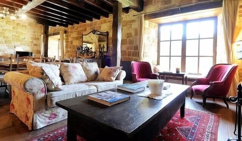BEAUTIFUL COTTAGE BY THE RIVER, CLOSE TO BILBAO AND THE BEACH