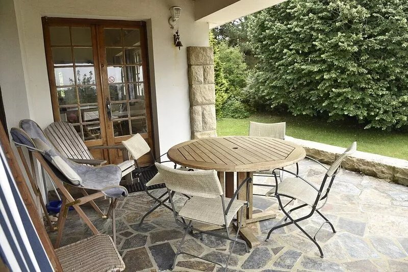 LARGE HOUSE ON THE ROSE GRANITE COAST VIEW AND 200M SEA