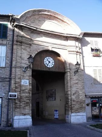 Porta Vittoria