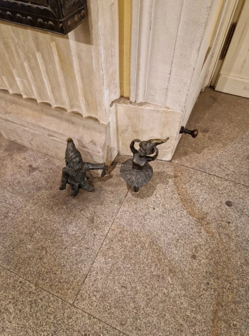 Krasnal Spiewak Operowy i Tancerka Balerina