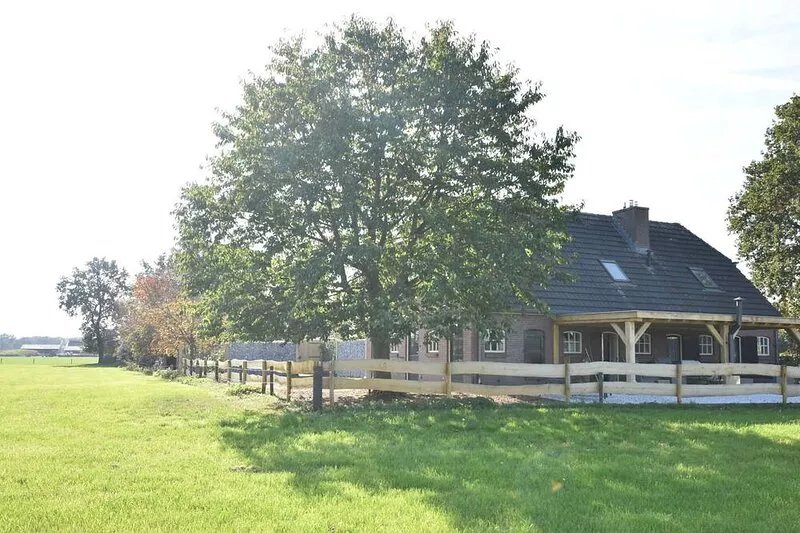 Beautiful holiday farm in Holten