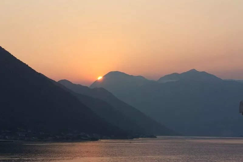 3 Bedroom Apartment w/ Terrace Commanding Stunning Views Across The Bay Of