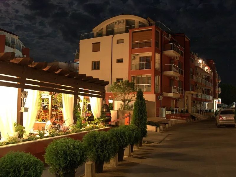 1-bedroom apartment with sea and pool view near the beach in the aparthotel