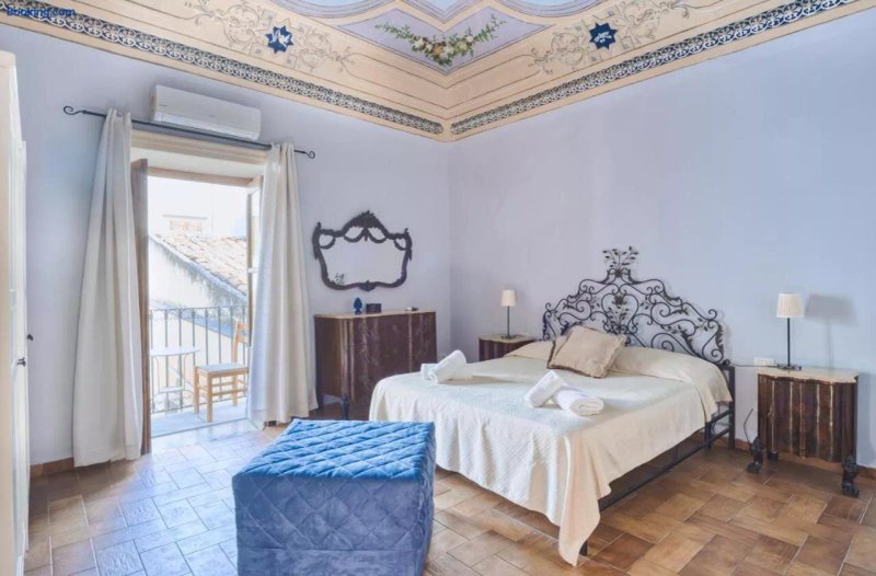 Porto Salvo Apartments