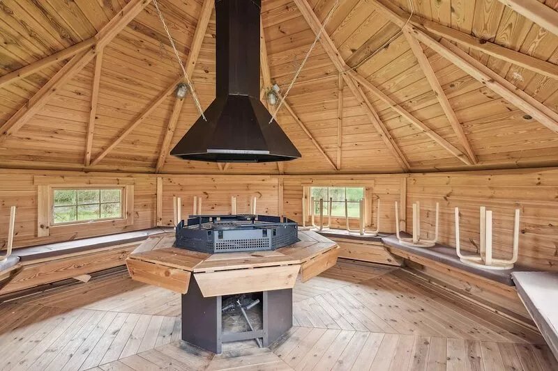 House furnished in a longhouse on a larger farm.
