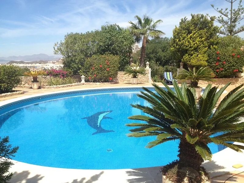 Nice house for 6 people, Dream Pool & Parking & Wifi & Air Conditioning