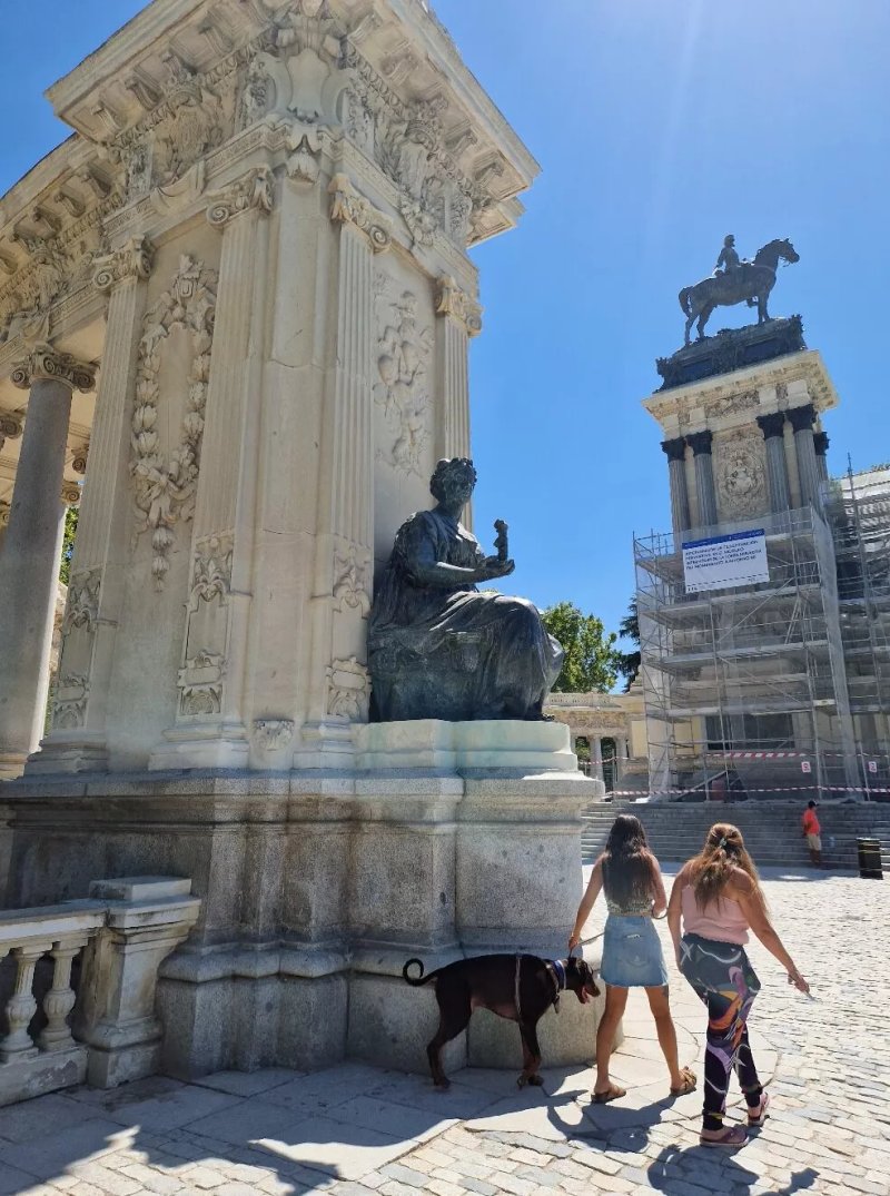 Statue Of The Arts