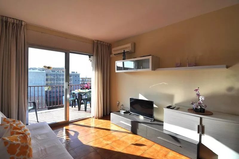 Vacation rental in Roses, Costa Brava: Cozy apartment 400 meters from the