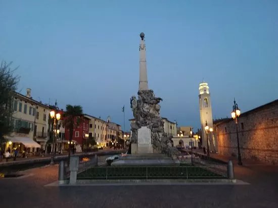Monumento ai caduti di Lazise