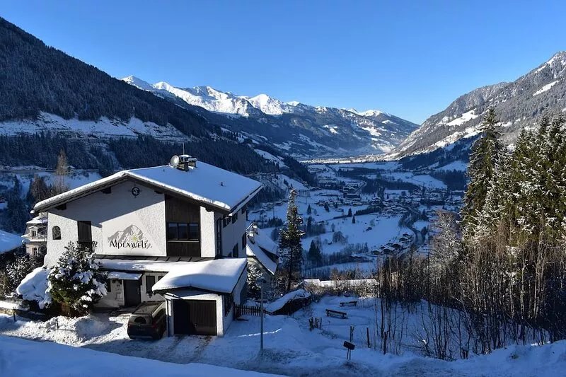 Large apartment with a view over Bad Gastein