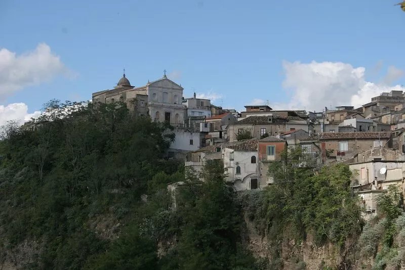 Luxury two bedroom two balcony holiday apartment 5 minutes from beach sleeps 6