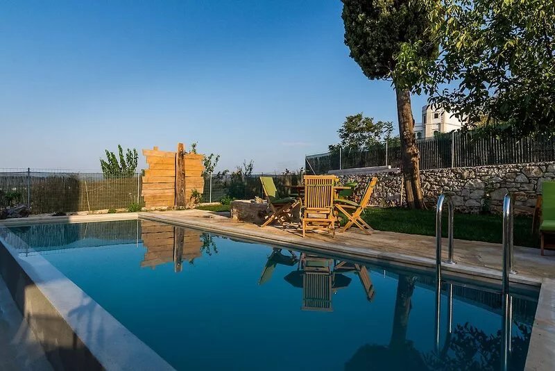 Traditional Stone built Villa, Private Pool, 50m from Tavern & 4km to the Beach