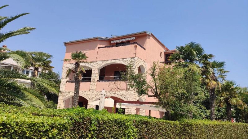 ‘Rooms and Apartments Anita’