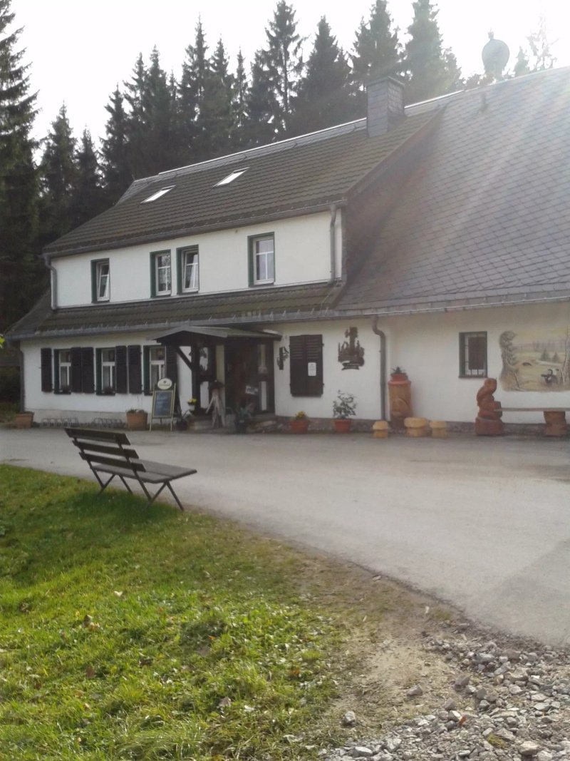 Gaststatte und Pension Henneberg