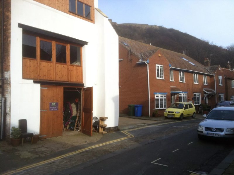 Harbourside House Surf Lodge