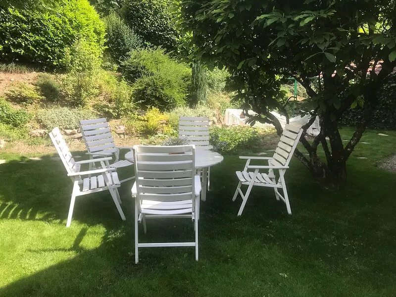Quiet, recent*** apartment with garden, close to ski resorts.