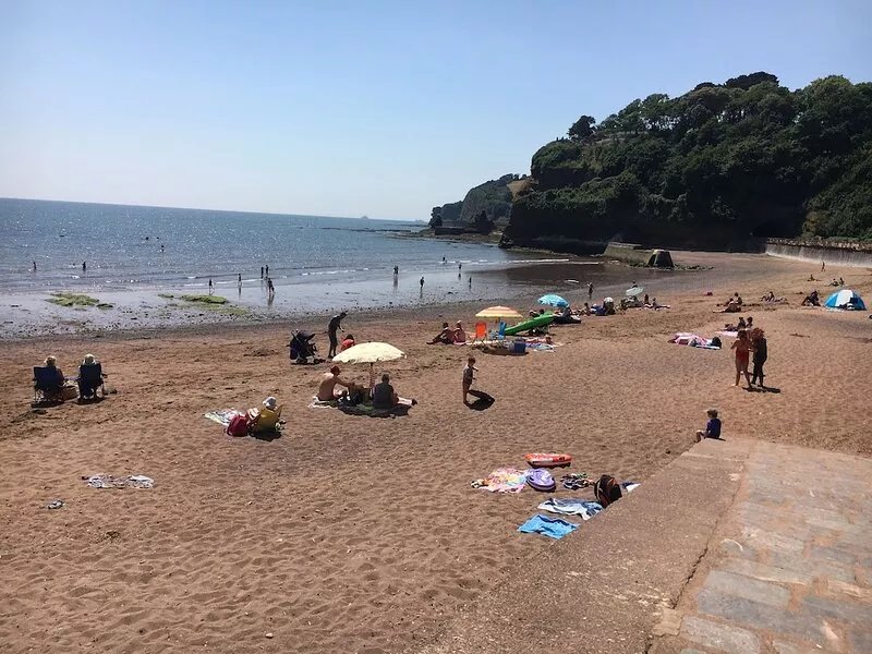 Stunning newly renovated large house minutes from Dawlish Centre and the sea.