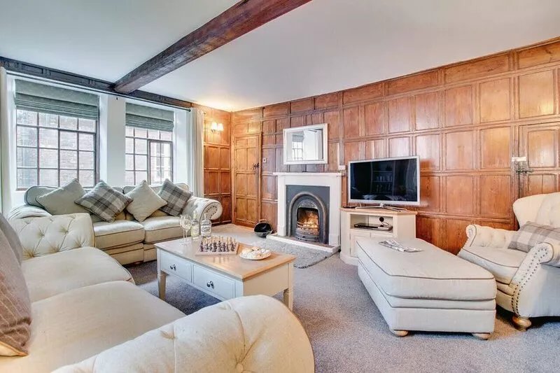 Borough House - Four Bedroom House, Sleeps 5
