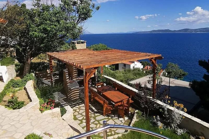 Two bedroom apartment with terrace and sea view Mimice, Omiš (A-14230-b)