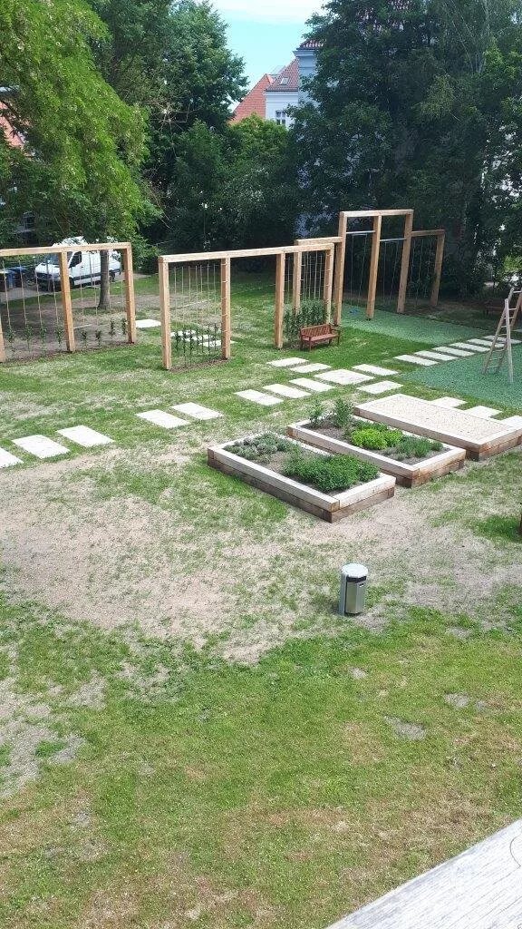 Offentlicher Spielplatz Beim Kloster Zum Heiligen Kreuz