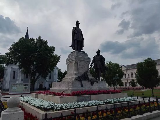 Foter/ Main Square Hajduboszormeny