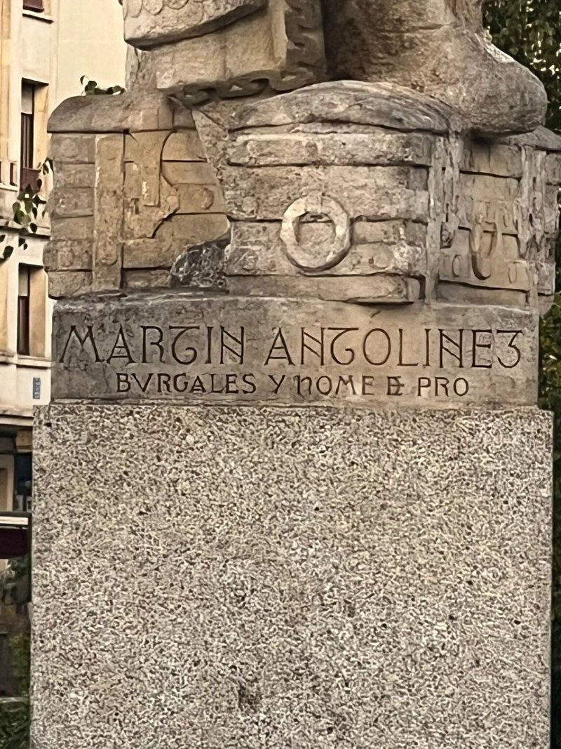 Estatua De Martin Antolinez