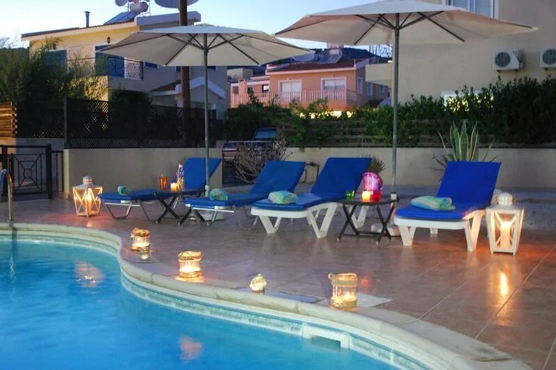 Exclusive Quiet Villa in Residential area of Peyia with Private Pool & Sea Views